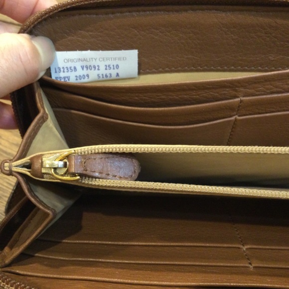 BOTTEGA VENETA | Leather Long Wallets - Picture 5 of 15